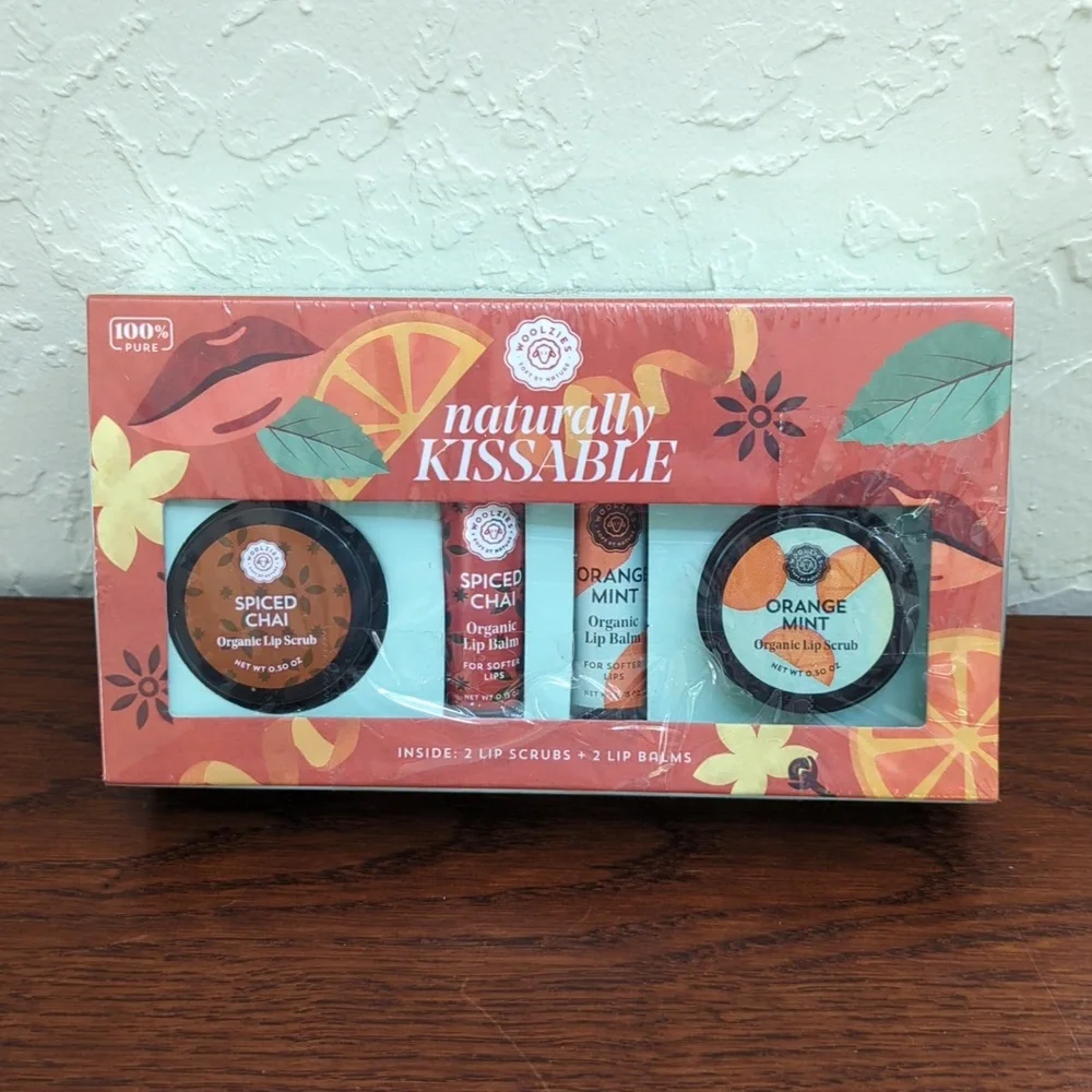 Woolzies Naturally Kissable Lip Scrub and Balm Kit - 2 lip balms & 2 scrubs